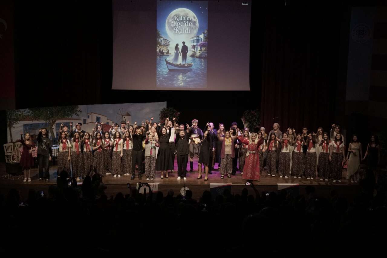 Yönelt Koleji’nden Sanat Dolu Gece: “Kalbim Ege’de Kaldı” Büyük Beğeni Topladı 15